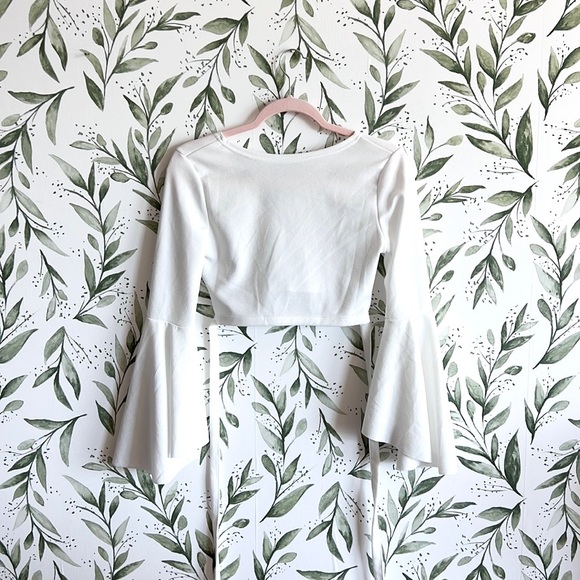 Flounce Sleeve White Crop Top - Picture 2 of 3